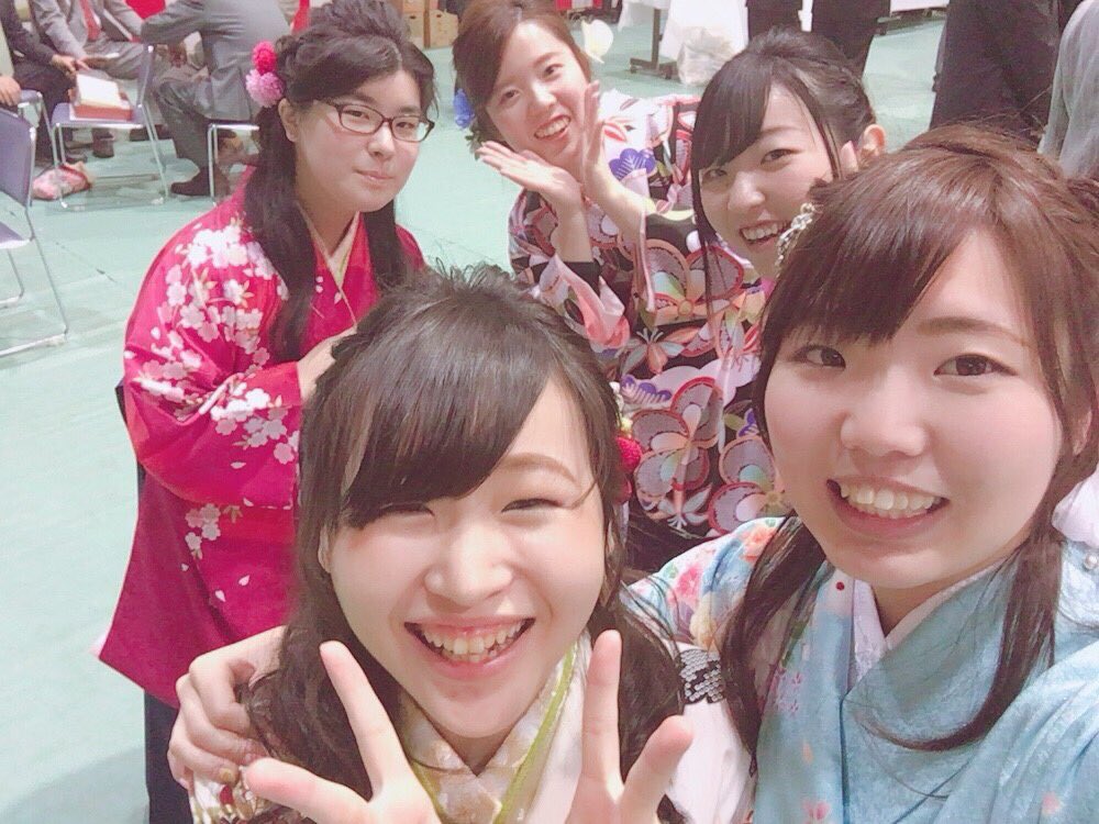 SnsngmO's tweet photo. 商船卒業しました(*´∀｀*)
皆勤賞も頂きまして5年間頑張った～＼(^^)／
4月からは関東で頑張ります( ･ㅂ･)و ̑̑
I5の皆、5年間ありがとう！ https://t.co/9MVXnZbQAO