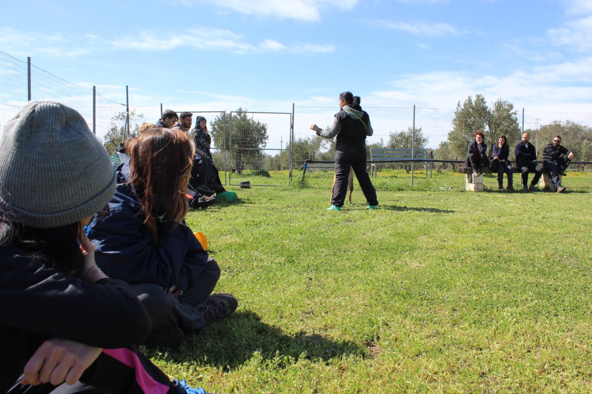 Edudog1's tweet image. 📍📷 La prima delle tre lezioni di #Obedience con Claudia Locuratolo del 17 e 18 marzo che si inserisce nell'ambito del corso educatori istruttori #cinofili 2017/2018 🙋‍♀️🐕