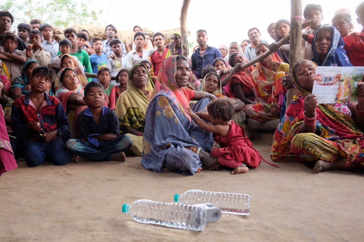Our colleague #goriss visited our #WADI project in Bangladesh and the people like "It´s true, we don´t have to spend 15 $ a month for water disinfection anymore!" #WorldWaterDay2018 #SafeWater #SocEnt #HELIOZ