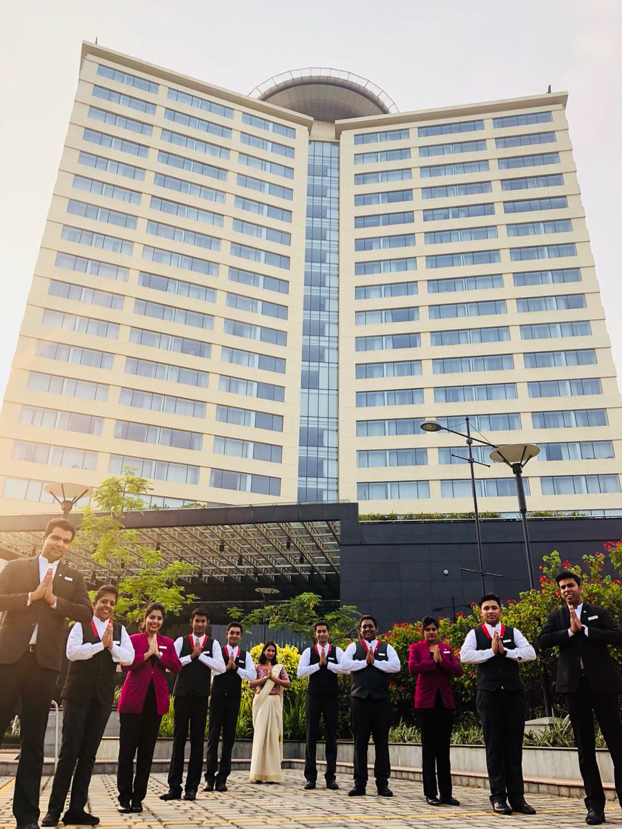 abhedrebel's tweet photo. #namaskaramgolive2018 #frontoffice #KochiMarriott https://t.co/YZxya9mN4D