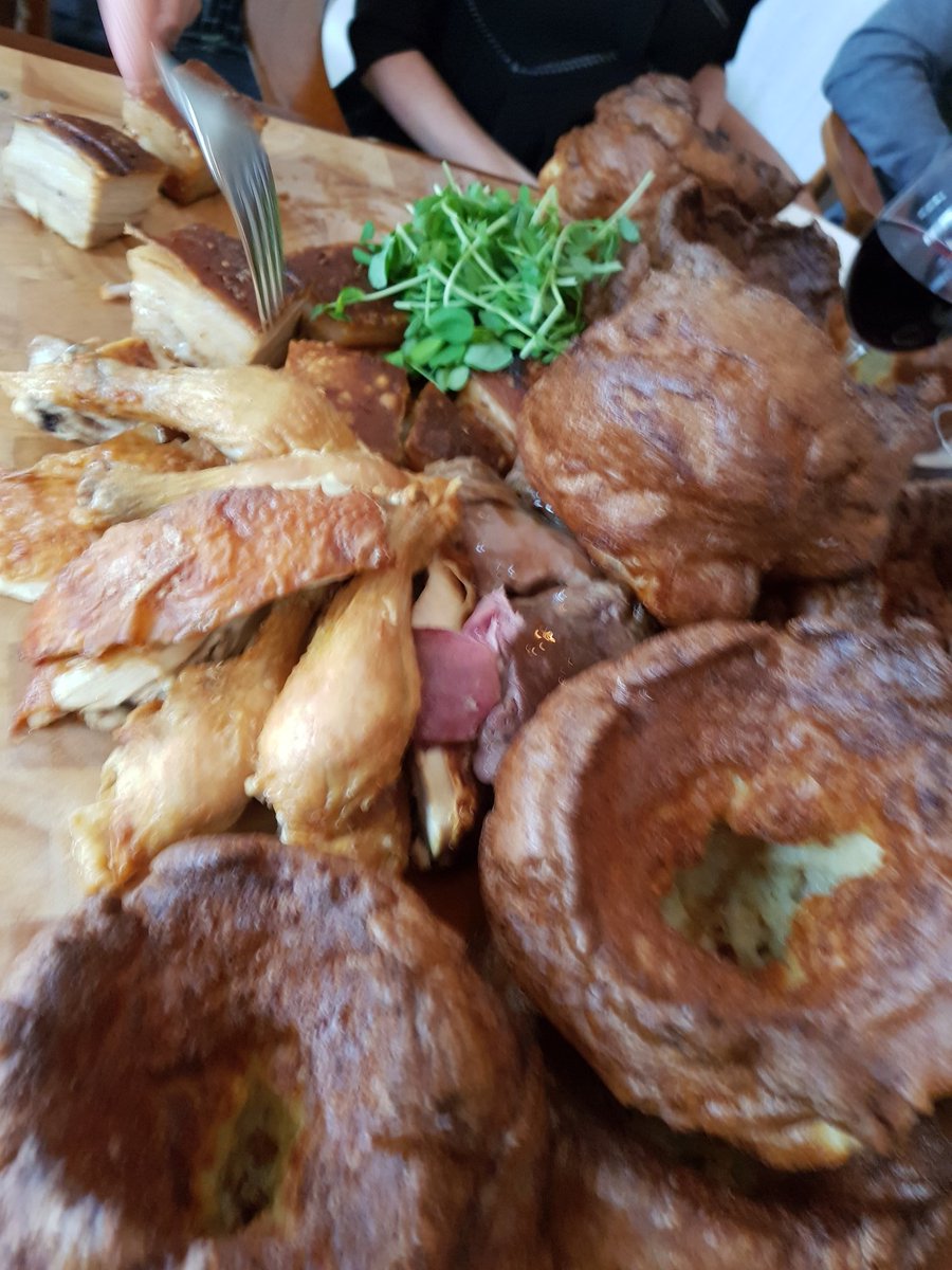 Thanks to everyone <a href="/GordonRamsayGRP/">GordonRamsayGRP</a> involved in our <a href="/RedLetterDaysUK/">Red Letter Days</a> host your own roast at the narrow. Amazing Yorkshire puddings!