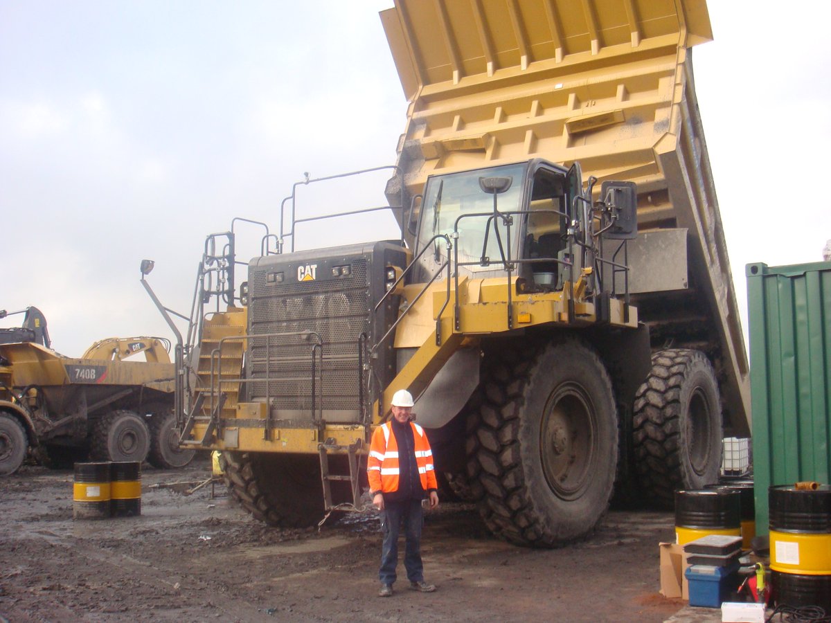 AvianmobileLtd's tweet photo. Enjoying this shot of a CAT 777 Pressure Pro hard at work on an @avianfleet plant project #gooddayswork #realtoys @CaterpillarInc https://t.co/sQ39EvWiM3