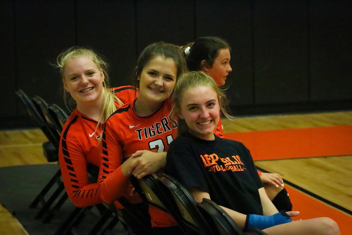 REPMOvolleyball's tweet photo. We're all smiles because it's the first day of our Tiger Volleyball Camps!  Our 6th &amp; 7th grade camp is 6-8 PM tonight at RHS.  We'd love to see you there! https://t.co/plwkV1yQyi