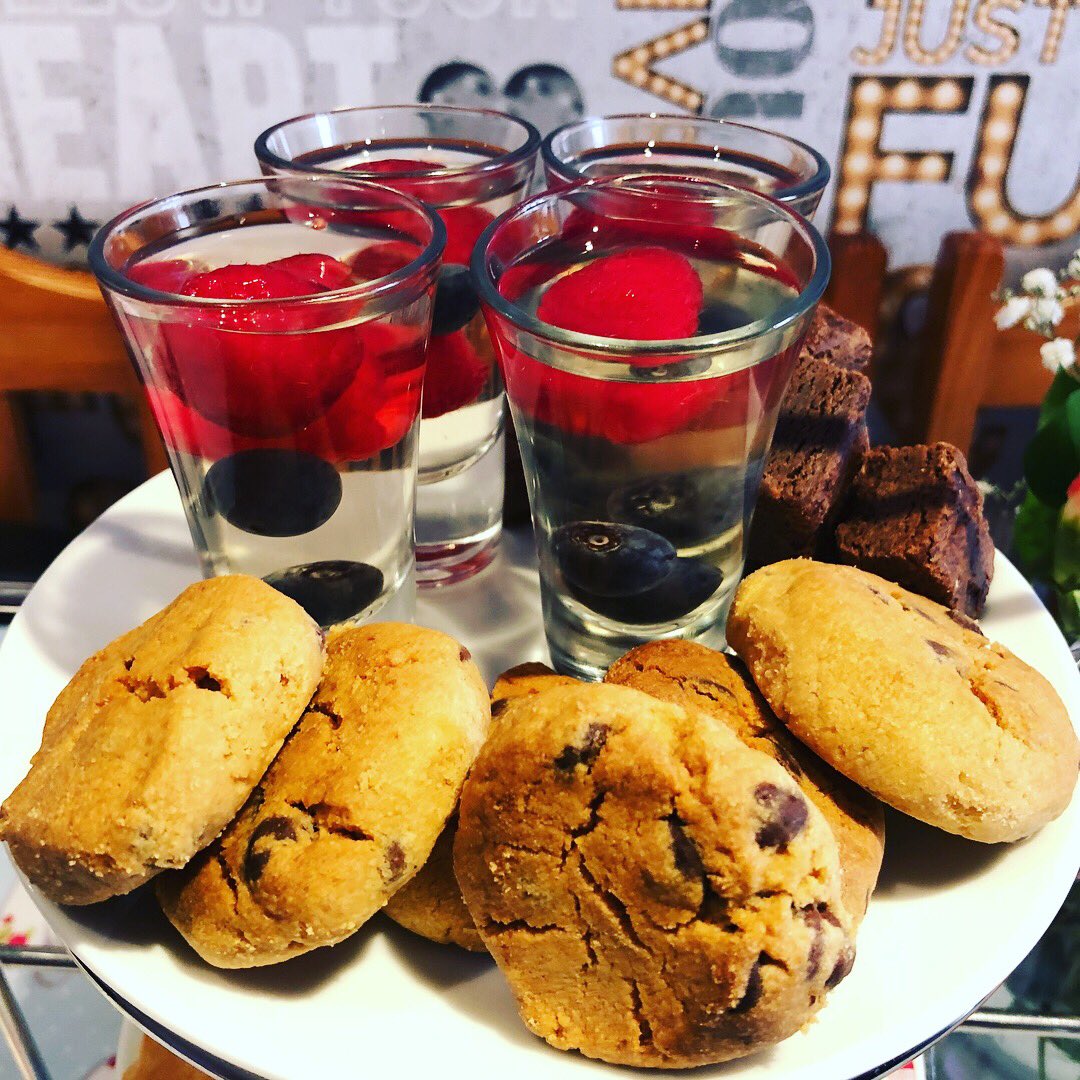 awkward_teapot's tweet photo. An afternoon tea delivered 😍 #afternoontea #htlmp #scones #jam #clottedcream #jelly #champagne #champagnejelly #teapot #wirralbusiness #shoplocal #supportlocal #food #foodporn #potd #wirral #cheshire #chester https://t.co/Iuufav8Kwu