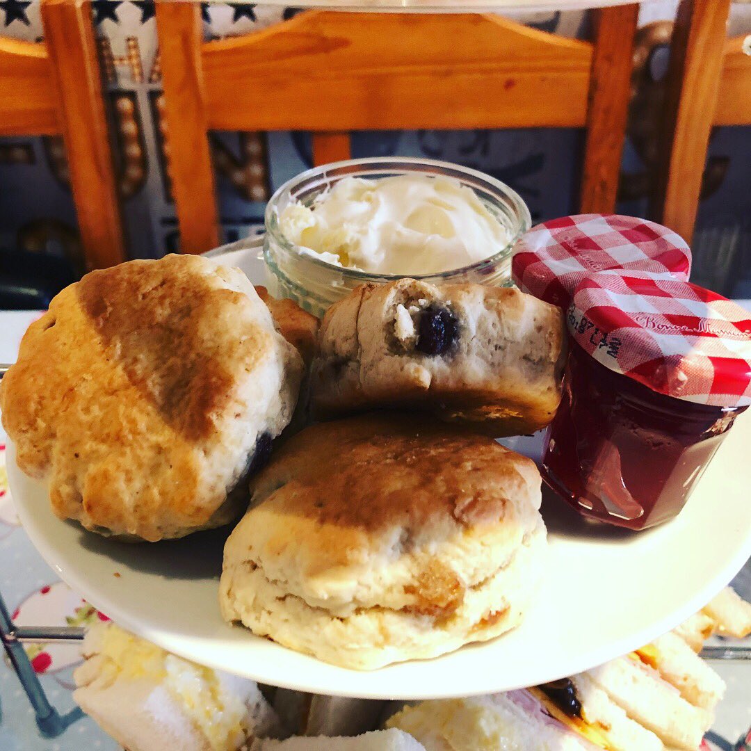 awkward_teapot's tweet photo. An afternoon tea delivered 😍 #afternoontea #htlmp #scones #jam #clottedcream #jelly #champagne #champagnejelly #teapot #wirralbusiness #shoplocal #supportlocal #food #foodporn #potd #wirral #cheshire #chester https://t.co/Iuufav8Kwu