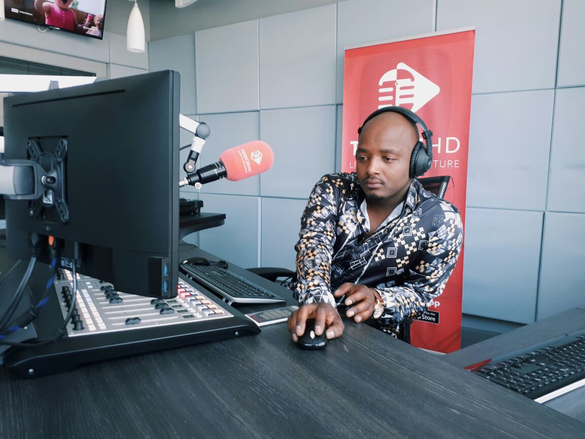 TheTouchdown326's tweet photo. .@SimplyMahadi and @ExquisiteVince_ are driving you home on the #Touchdown 2-5pm this afternoon , Tune in! π #2018inHD https://t.co/utEHBlNczc
