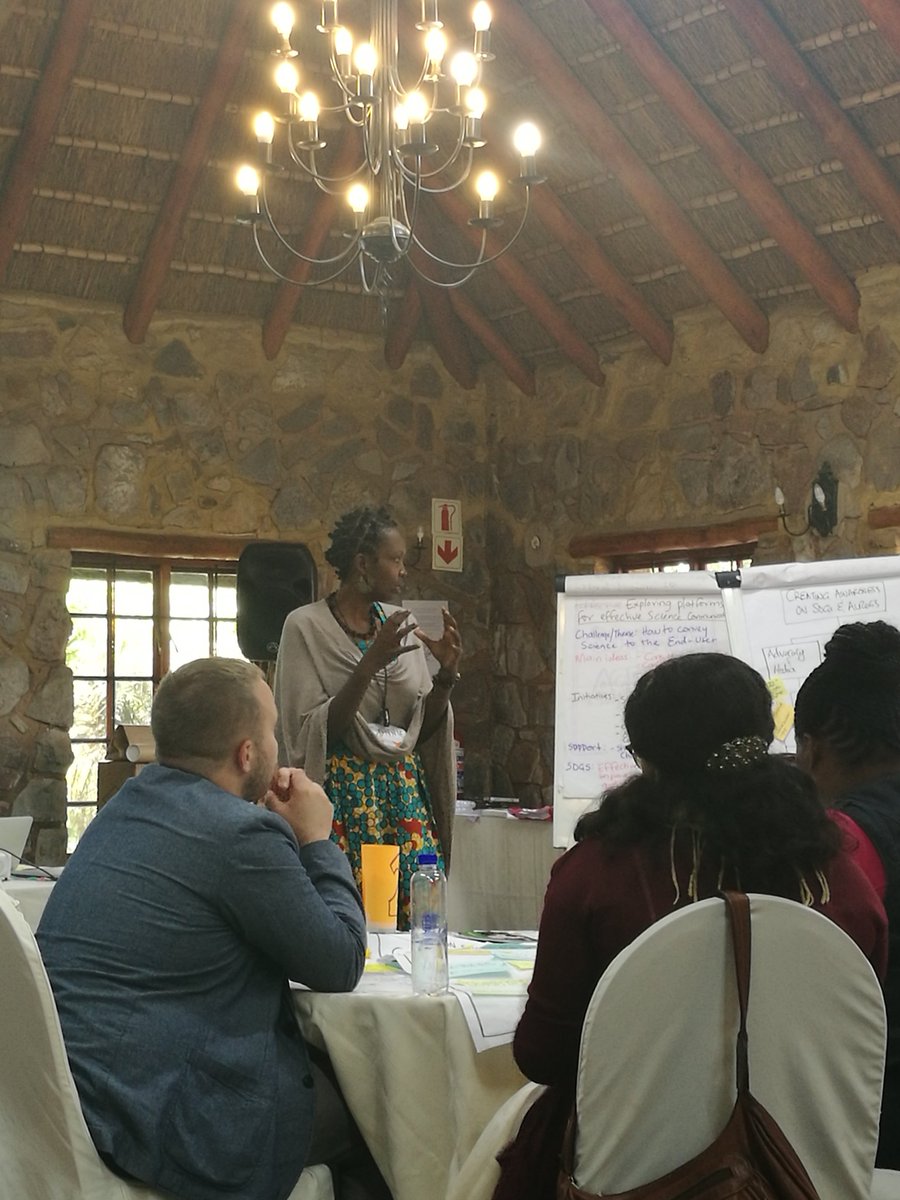 Phuluks's tweet photo. Stand on the shoulders of giants! #Experience #wisdom #creatingmovements #projectmanagement vs. #leadership @AfricaSLP @FutureAfricaUP #ASLP4 https://t.co/bzwMN8UYlY