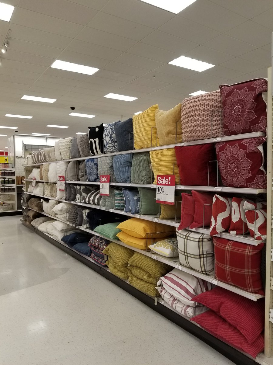 nikko4jess's tweet photo. Pillows on point!
10% off all indoor decorative pillows!
@SWorthy
@courtthebold  @wsb3486 @TGT1000KPF https://t.co/9wm8pNYifc