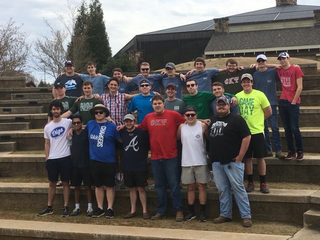 phipsiuah's tweet photo. A great day of service to kick off the last week before Spring Break! Thanks to the @HSVBG for having us!
.
.
.
.
#ServiceSunday #RushPhiPsi #LEDN #GoGreek https://t.co/v2A4nrXg0K