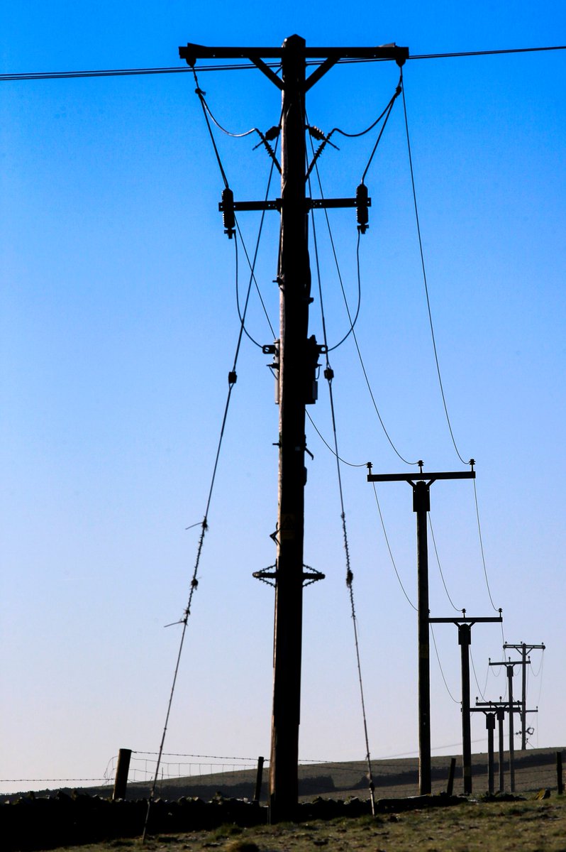 gridcustomersuk's tweet photo. Sven Hoffman will be sharing insights into improved statistical ratings for overhead lines at the Electricity Innovation Forum this week @energynetworks @EventbriteUK #wpdfuture https://t.co/gLWvVWN5oc https://t.co/FtrflK3Ls0