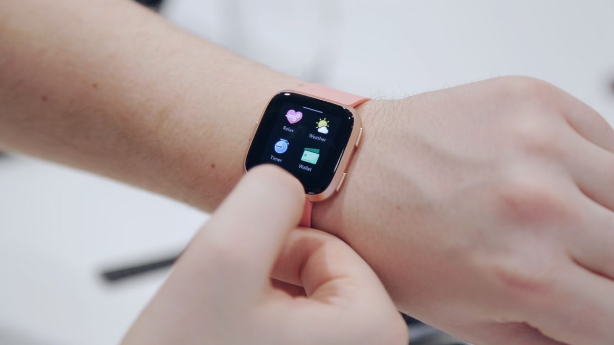 techradar fitbit versa