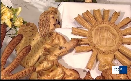 TgrRaiSicilia's tweet photo. Il fuoco delle #vampe, i #dolci, le celebrazioni e gli #altari di #pane. La festa di #SanGiuseppe in #Sicilia fra tradizioni, religione e gastronomia. Ce ne occuperemo nel #Tg delle 14,00.@TgrRai Seguiteci sul nostro sito: https://t.co/yah3OuvxYk https://t.co/Q1ed2zl9uT