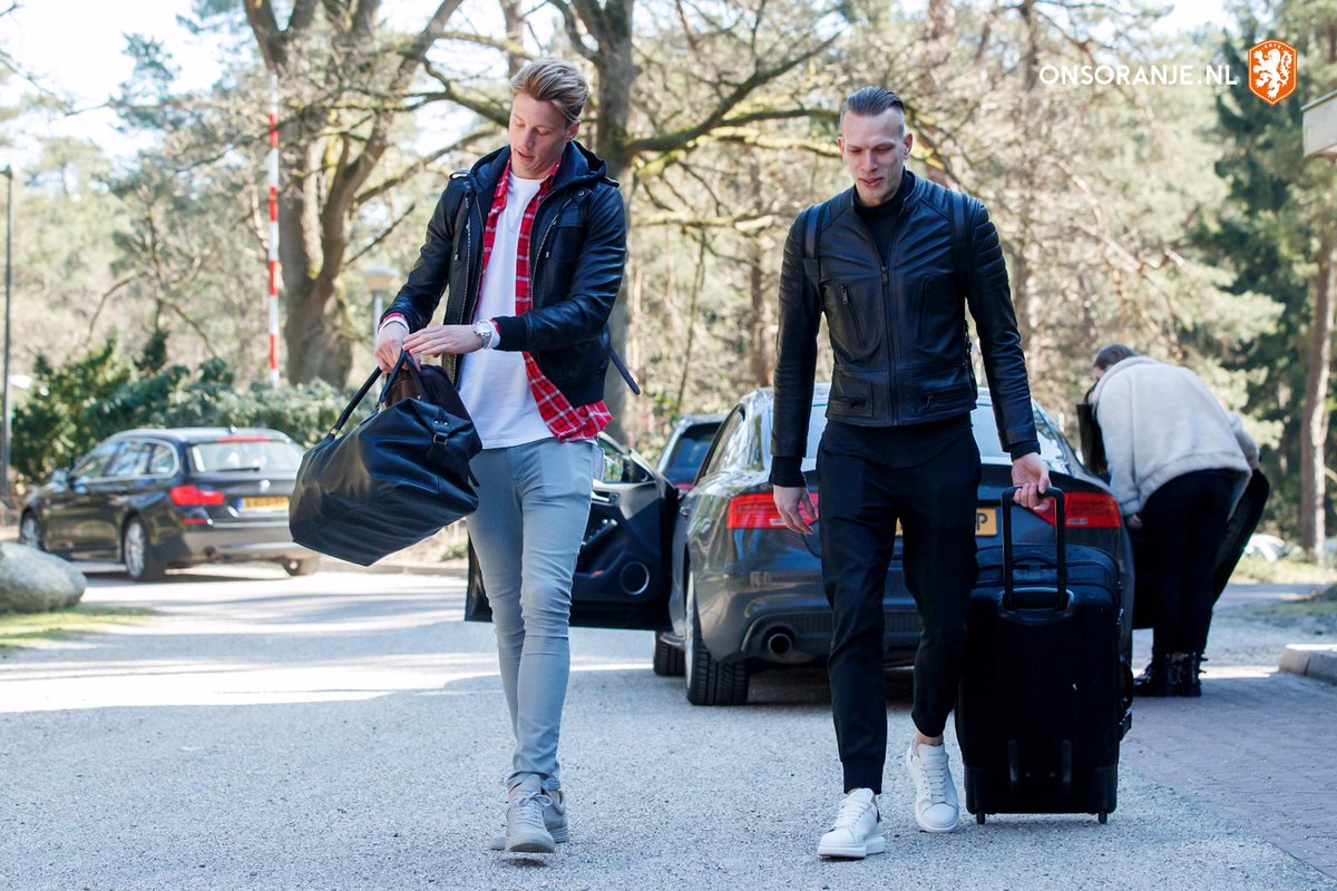 📸 | Alle 25 spelers zijn verzameld bij <a href="/Woudschoten/">Woudschoten Hotel & Conferentiecentrum Zeist</a>. Vanmiddag om 16.30 uur is de eerste training. 🔶