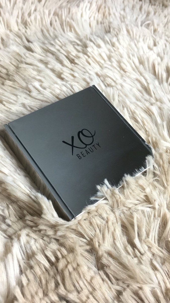 AllyBrianne1407's tweet photo. I’ve been obsessed with the @xoBeautyShop Highlight Powder in the shade Aurora. I’ve been using this for the past 4-6 months and it is still a go-to highlighter! It gives me the perfect natural glow, while being buildable. 💕 #productrave #xobeauty #highlightpowder #aurora https://t.co/2GeISQ99y7