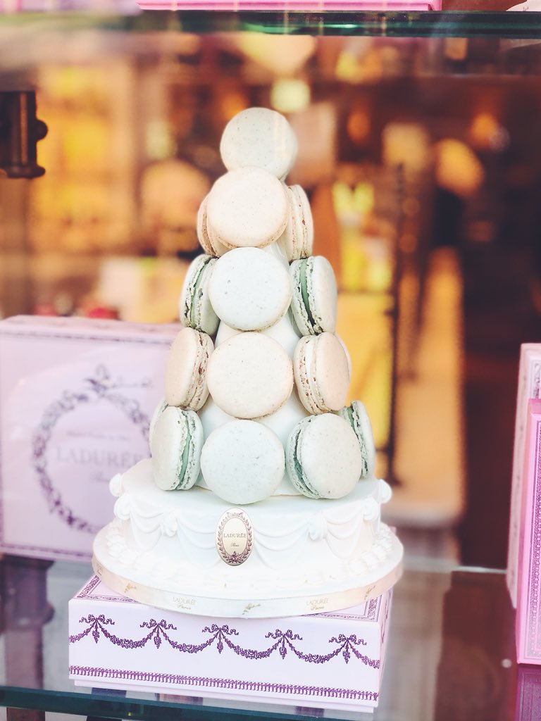 SnapWashington's tweet photo. Definitely coming back for some @LadureeUS in Georgetown. https://t.co/y4WEp089xb