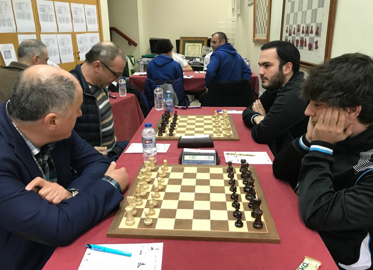 O Escola de Xadrez Pontevedra-Universidade de Vigo-Estratexia pola Paz sumou esta fin de semana a súa cuarta vitoria consecutiva
ow.ly/LGbM30j1Hc3