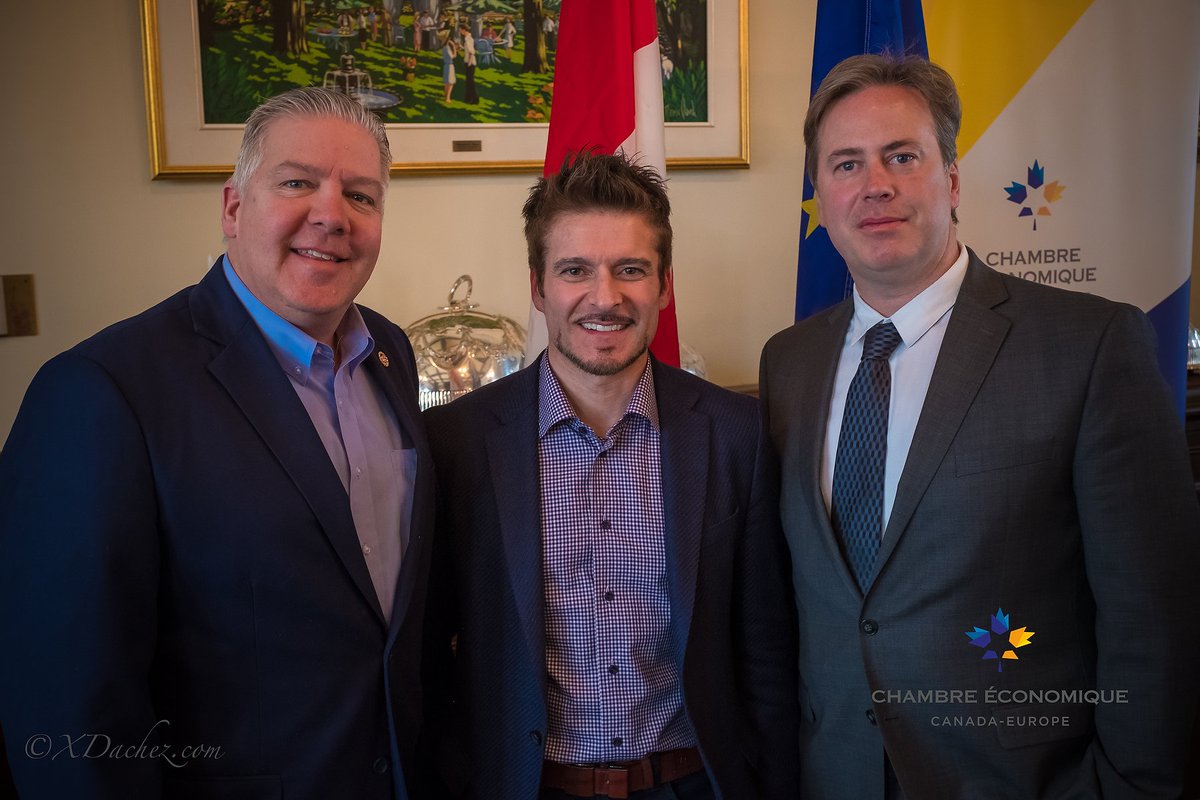 CECanadaEurope's tweet photo. Belle présentation d'Alex #Tagliani au Dîner-Conférence de la #CECE à #Québec vendredi dernier! Great lunch conference with #AlexTagliani in Quebec City last friday! https://t.co/aYQ6nB6VAk