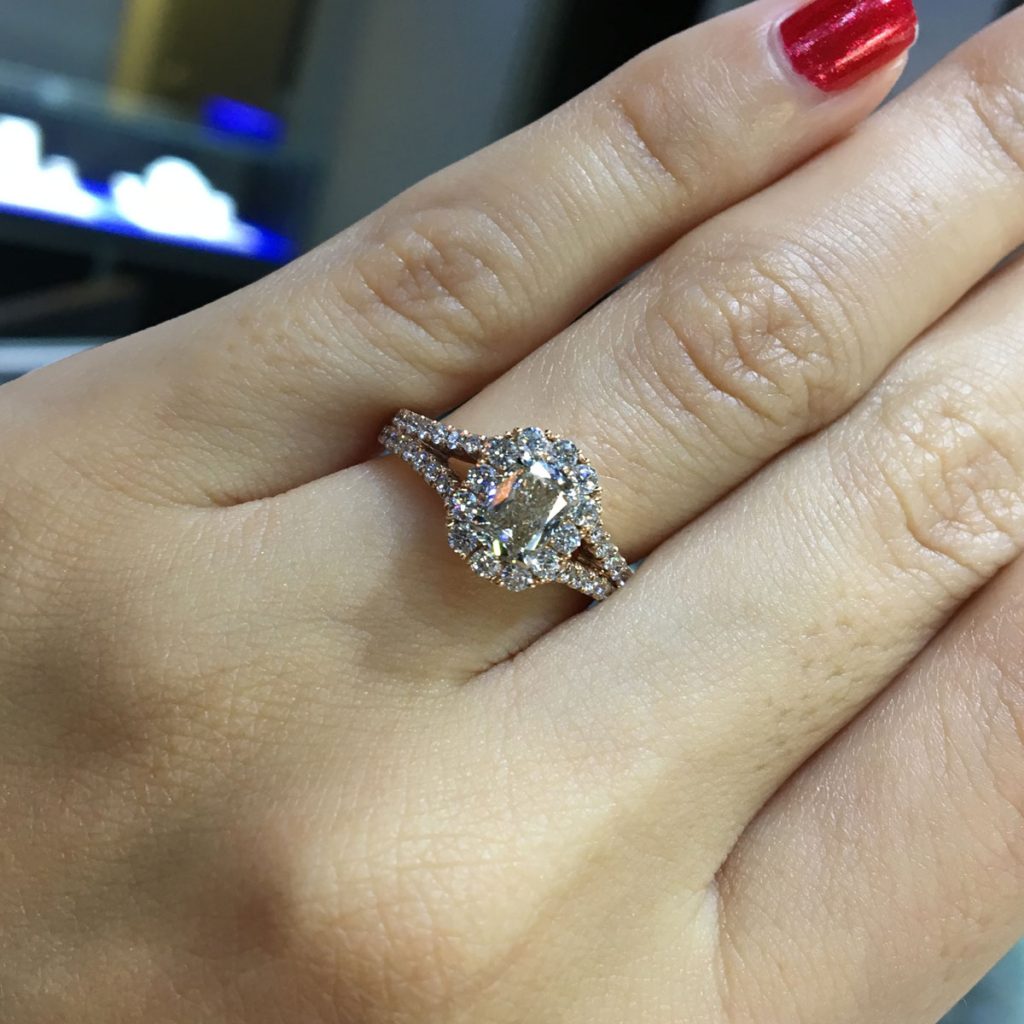 DiamondsbyRL's tweet photo. Gorgeous #HenriDaussi engagement rings under $5000 https://t.co/1PltWT6TWF https://t.co/tUEkiBhy80