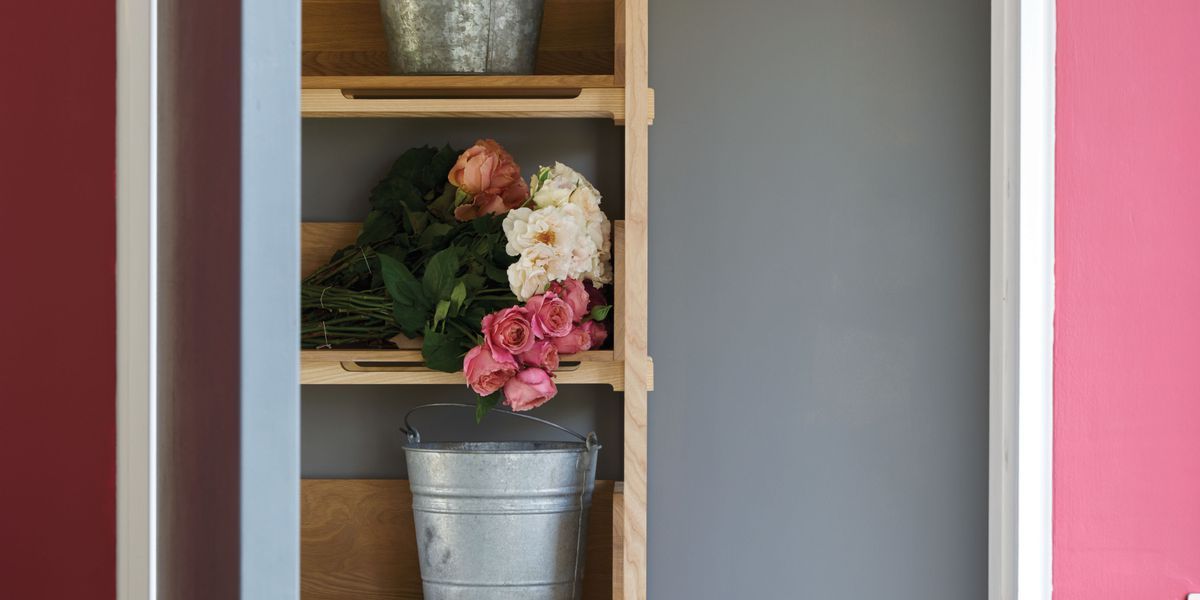Socialitemedia2's tweet photo. Different paint types explained for decorating a room https://t.co/qQv3W6cN5m @HB https://t.co/xZM5cKTWid