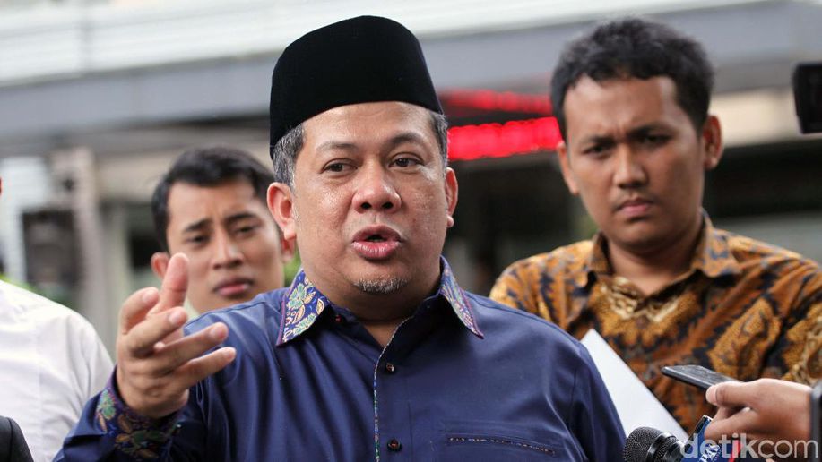 detikcom's tweet photo. Fahri Hamzah: Kalau Mau Pilkada Aman, Bubarin KPK https://t.co/o2xxiSOQQR https://t.co/dy7dnlulDs