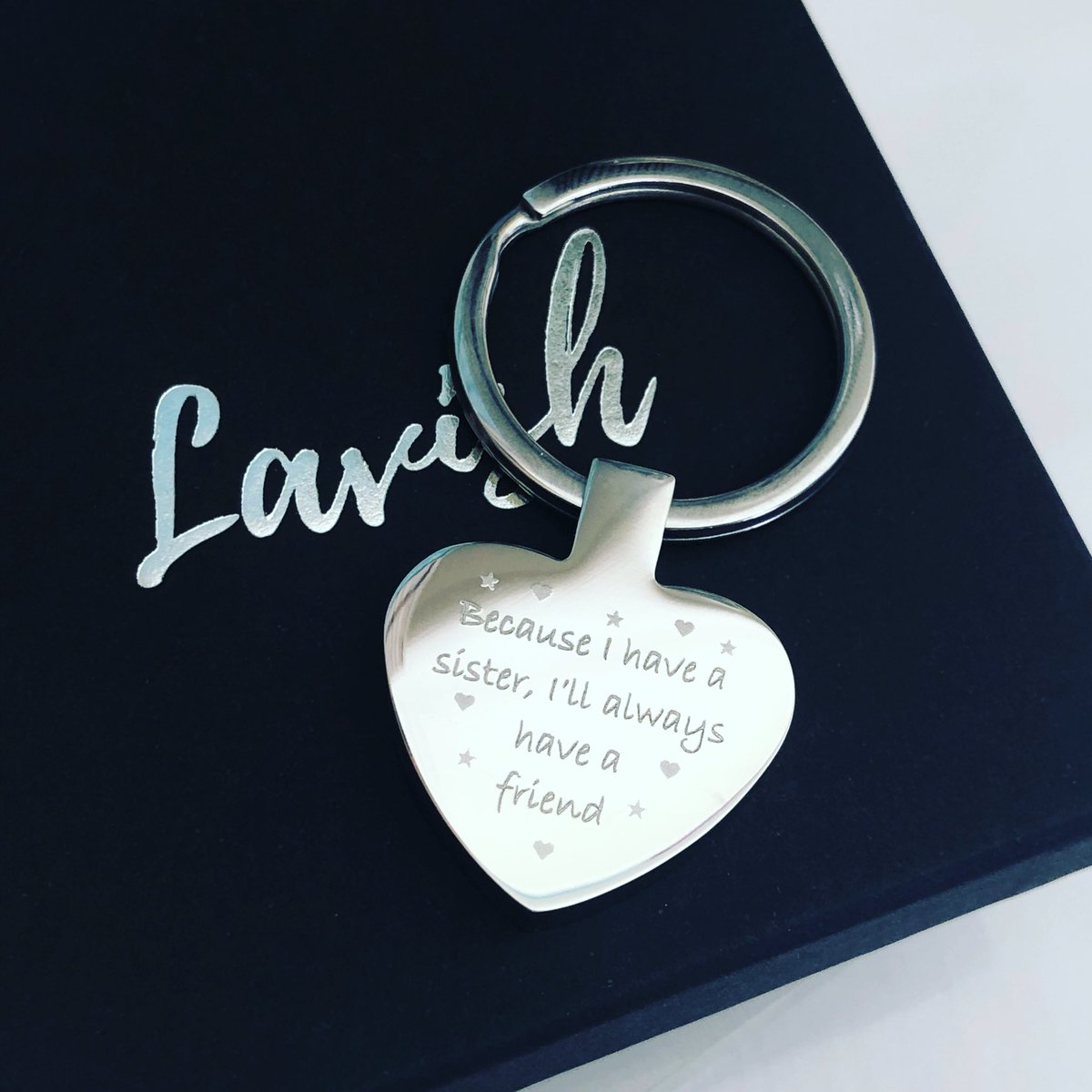 Lavish Lockets tweet media