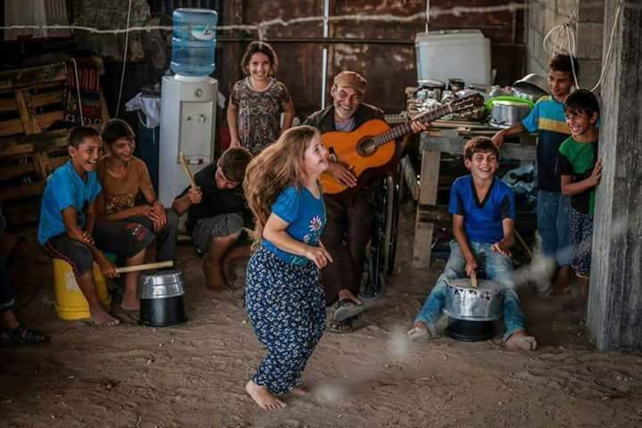 المدينة التي لا يغلبها الحزن. 
- صورة من غزة
