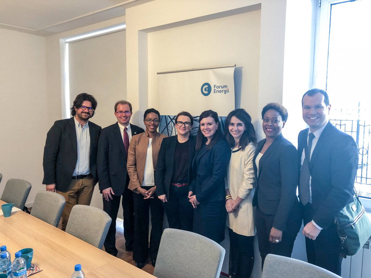 ForumEnergii's tweet photo. Thank you visitors from #GMFMMF for honest discussion about energy policy @gmfus @jmpandera @MikusekP @AleksandraEP https://t.co/5n9cIgaoDg