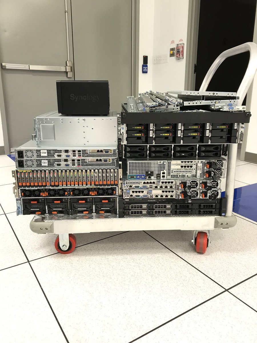 Little #refresh #swap going on. #datacenter #storage #virtualization #sdnetworking #sdstorage #wegotthis #forklift #azure #aws #vmware #cisco #emc #chstech