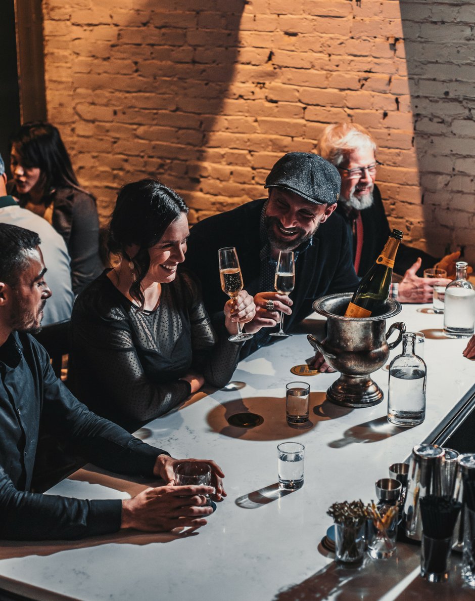 🥂
.
photo by @anthonydibiasephotography // #portlandmaine #cocktails #bartender #barscape #beautifulbars #bar #cocktailbar #vintagelife #raisingthebar #spirits #imbibegram #imbibe #libations #baroftheday #todaysbar #makeitworldclass #worldclass2018 #cincin #chinchin