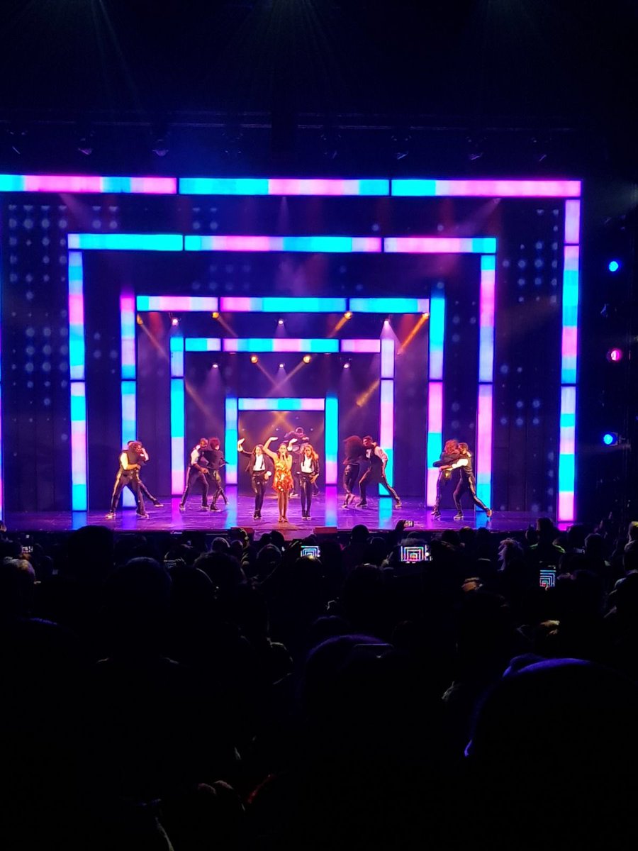 SR_stanislas's tweet photo. Soirée @bodyguard_fr juste magnifique merci pour ce moment de bonheur.
#spectacle #bodyguard #paris #misterfrance #misteriledefrance2017 #comedien #danseur #soiree #instagood #instapic #instadaily #picoftheday #photooftheday https://t.co/FsAmgQWK5P