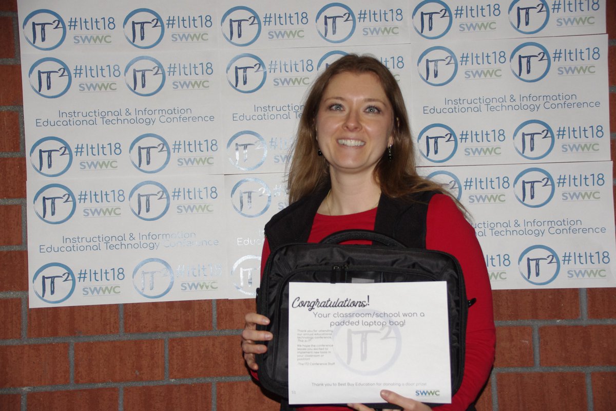 IT2Conf's tweet photo. The @IT2Conf Door Prize Winner for the Padded Laptop Bag was Holly Nester from @RedwoodSchools Thank you @BestBuyEdu #ItIt18 We hope your district/classroom is able to use the door prize! @RASDSuper https://t.co/MmVtdNFixK