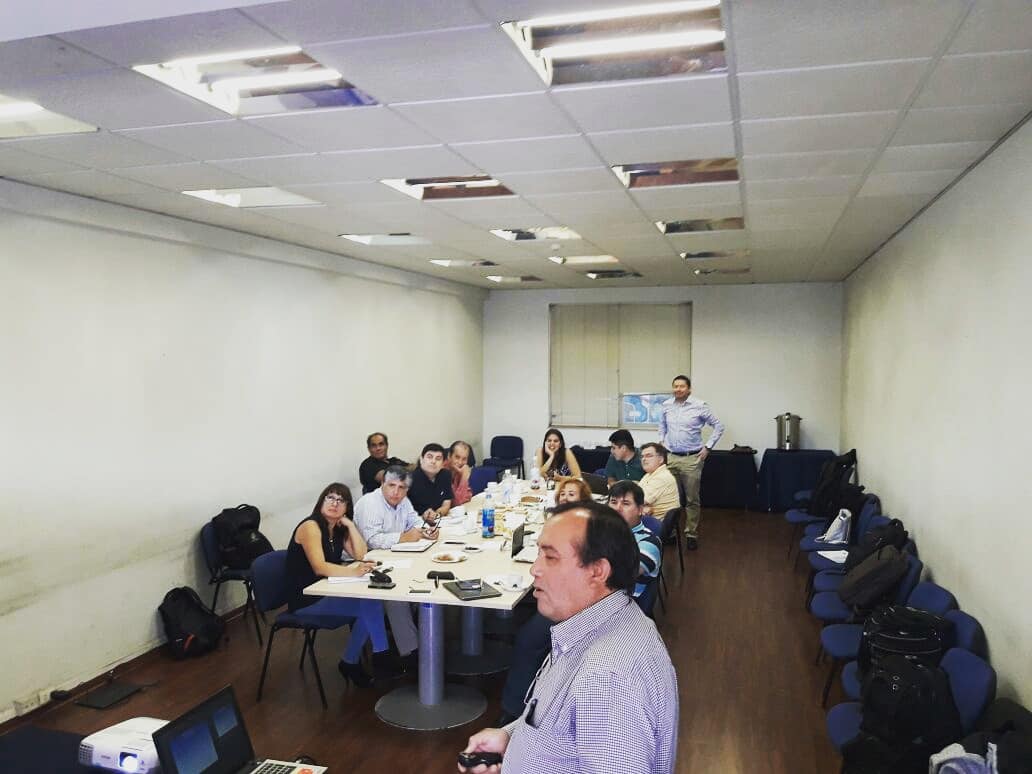 iciunapcl's tweet photo. 📸 Nuestro Decano Alberto Martínez, junto al Director de carrera Hugo Rodríguez y la Académica Vivian Segovia presentes en la 2da reunión de la Red INDUNOR (Ingenierías Industriales del Norte de Chile) realizada en el Centro de Docencia y de Vinculación UNAP en Santiago. #INDUNOR https://t.co/vtmeWC0eFH