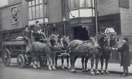 Three Blackbirds pub 640 High Road, #Leyton E10 This pub was present by 1705, was rebuilt in 1878 and closed in 2007. The Three Blackbirds, Leyton was mentioned in the History of Leyton in 1711 and a delivery in 1950's