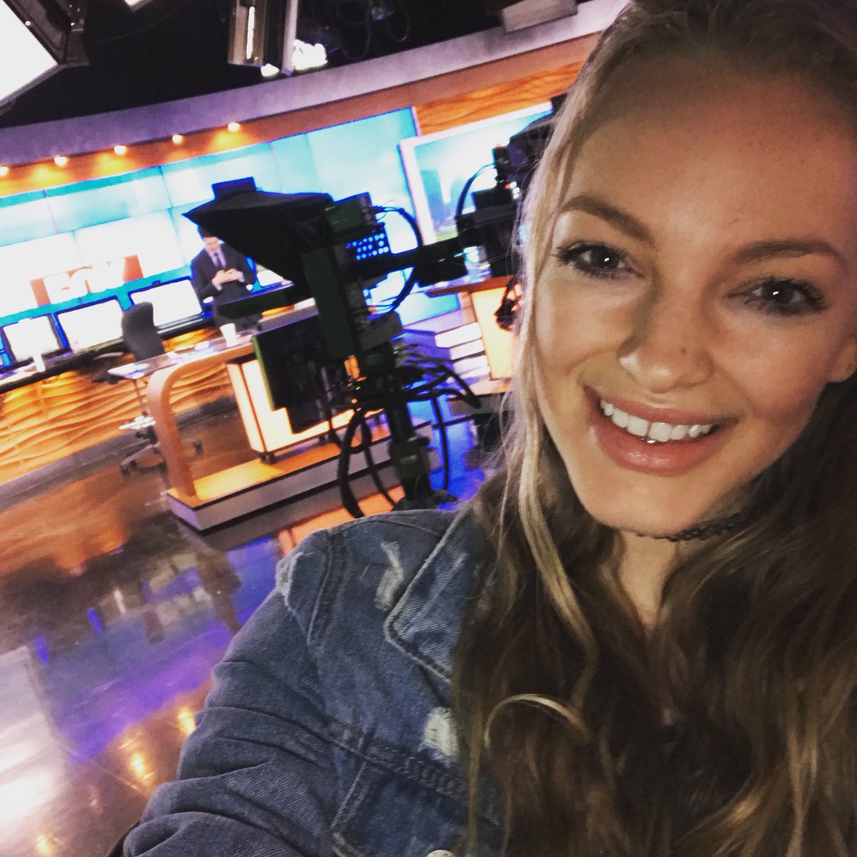 So much fun at @ABC22FOX45 today talking all things <a href="/AmericanIdol/">American Idol</a>!! Who else is as excited as me that the show is back on?!?