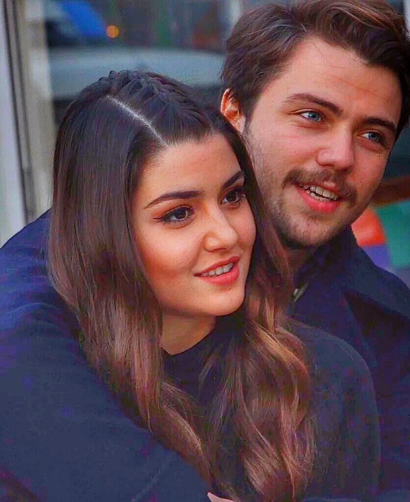 likeapoem_'s tweet photo. Ukde deyince akla hemen benim profil fotomdaki “sahne” de gelir akla.
Görmediğimiz, göremeyeceğimiz backhug da en büyük ukdelerden 😢

DerinUkde AlSel https://t.co/AiIV7Bg1vq