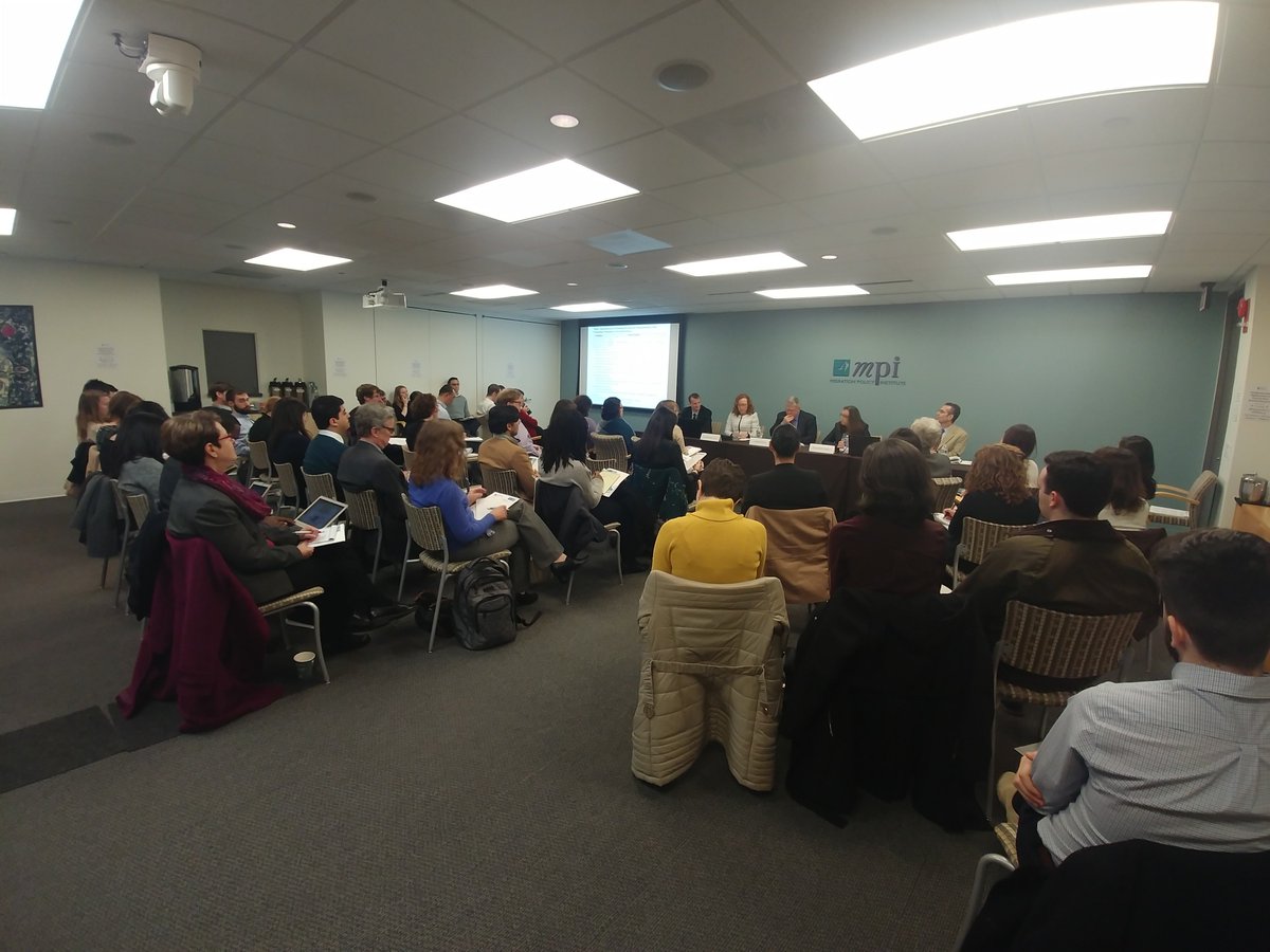 MigrationPolicy's tweet image. Glad to see so many #datageeks at today's launch of the @PRBdata @MigrationPolicy #Immigration Data Matters guide migrationpolicy.org/datamatters