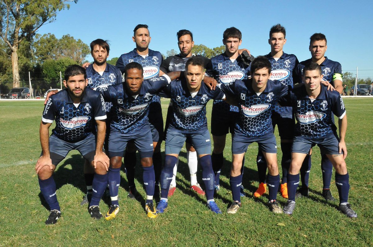 SportsmanCSyD's tweet photo. Y LLEGÓ EL PRIMER TRIUNFO NOMÁS!

Sportsman bajó al puntero Racing como visitante 1 a 0 con gol de Diego Quiroga y sumó tres puntos muy importantes.
La Cuarta Especial sigue invicta y puntera. Venció 2 a 1 a Racing y comparte el liderazgo con Jorge Newbery.

#DaleBlanco🚅 https://t.co/aKv5itXzT9