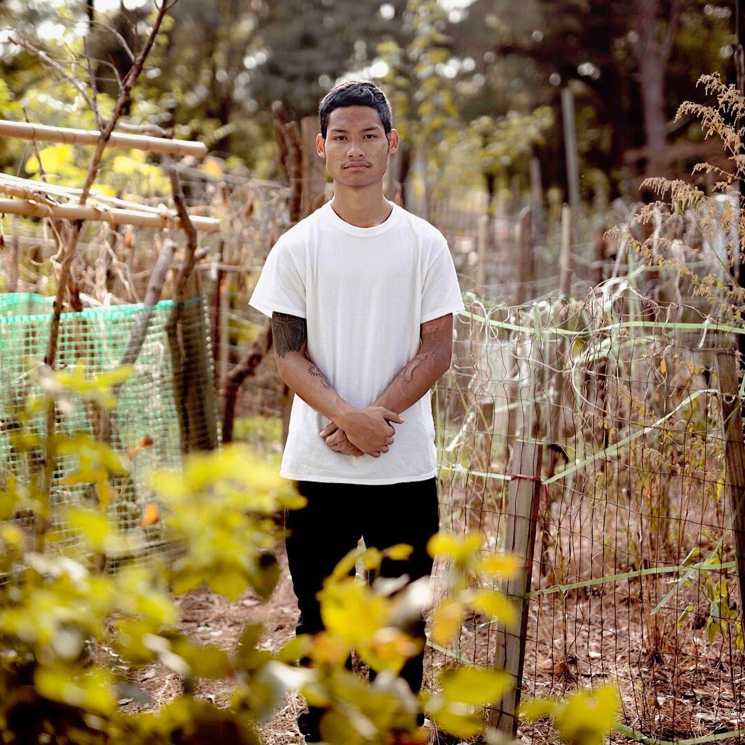 JollyAveGarden's tweet photo. Eeco....EECO!! What a cool, funny, and dedicated dude. He worked his last week at the garden last week, and he (and his jokes) will be missed. Thanks for all your hard work. We love you, Eeco! #jollyavegarden #friendsofrefugees #ontobiggerandbetterthings https://t.co/9OSmPqSk1I