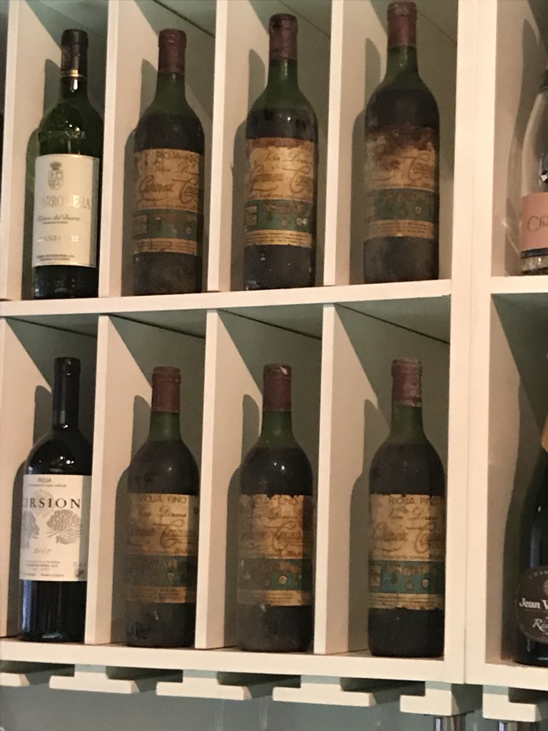 manuelsommelier's tweet photo. #GranComida #Barra #Amigos  #SanJose #Fallas #DiaDelPadre #Ensaladilla #PulpoFrito #EnsaladaPato #AlmejasSalsaVerde #Solomillo #Descubrimiento #Historia @EasoBerri_vlc @b_gomez_cruzado #RvaEspecial1973 #Gastronomia #Winelovers https://t.co/1zYi3AhdGh