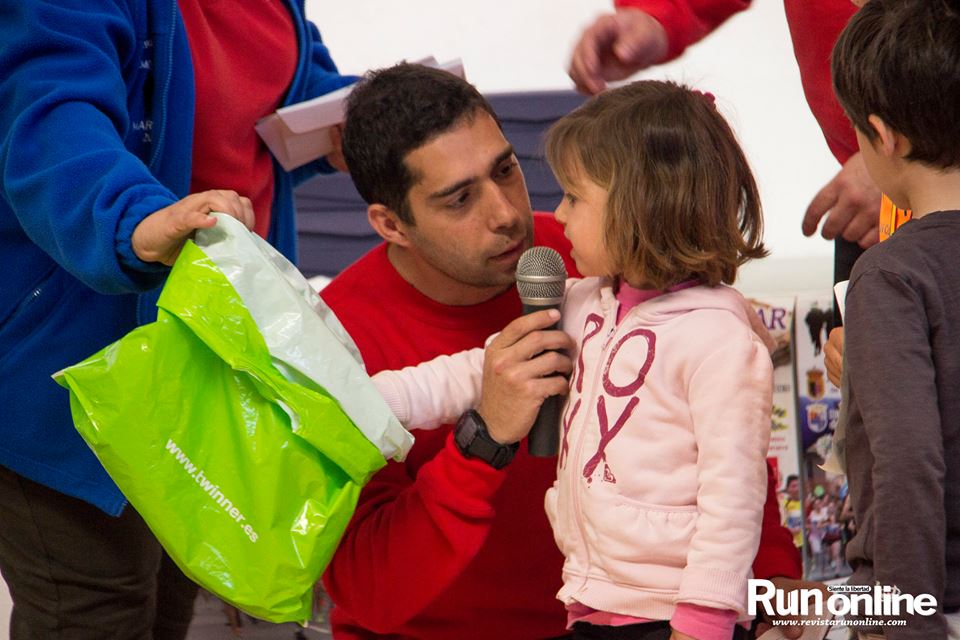 JorgeDepe's tweet photo. - ¿Cuál es tu sueño, pequeña? 
- Sacar unas golosinas @Fini_golosinas de esta bolsa, que he corrido un montón y me las merezco

#FiniEnMarugan @Memorialsanti #FiniEnMarugan #FiniEnMarugan #FiniEnMarugan #FiniEnMarugan #FiniEnMarugan #FiniEnMarugan #FiniEnMarugan https://t.co/LHbcA185Lg