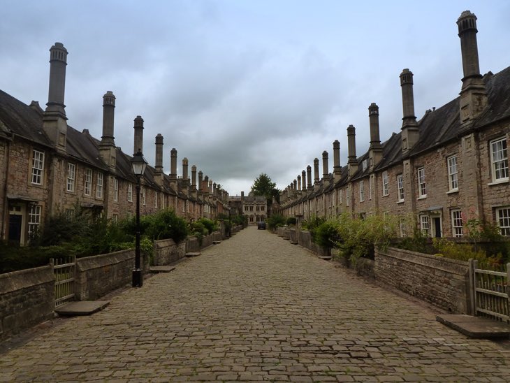 bucketlistsarah's tweet photo. A weekend ahead to tick off some bucket item experiences! Visit Wells in Somerset, sleep in a 4 poster bed, visit the @WookeyHole caves and pop along to the Avebury stones @UNESCOUK @VisitAvebury Can't wait!!!! #bucketlist https://t.co/kkxvsIEY4u