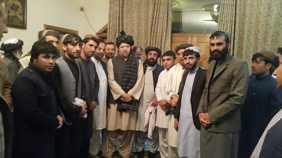 Elders & youths from southern #Zabul province had a useful meeting yesterday with H E @HekmatKarzai &discussed challenges, concerns and suggestion. Bold promises!!!