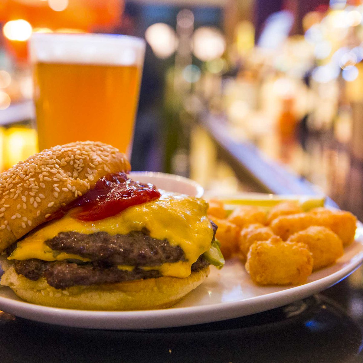 PhilAndAnnesGTL tweet media