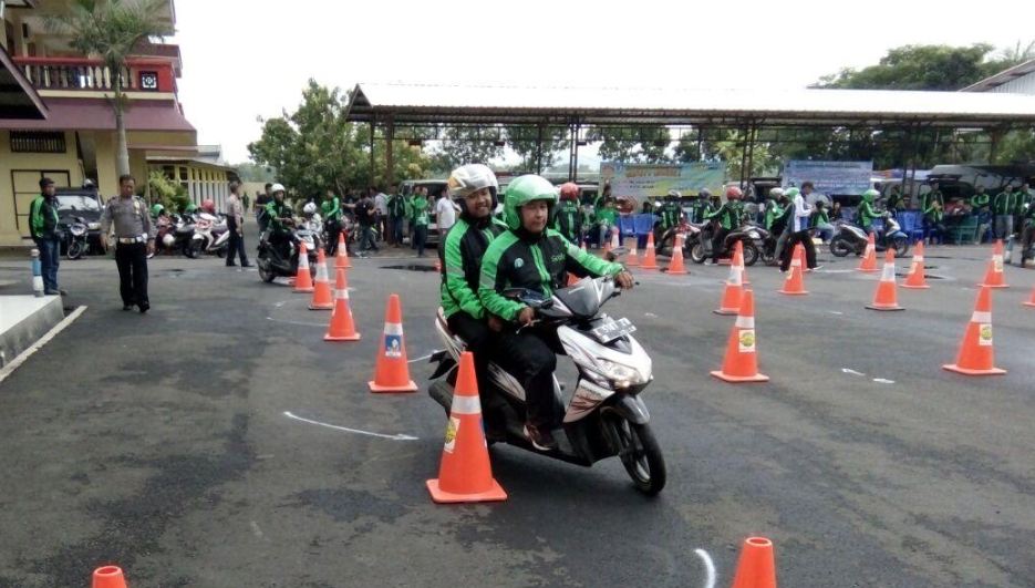 Puluhan Pengemudi Ojek Online di Blora Diberikan Pembinaan Polisi - infoblora.com/2018/03/puluha… #beritablora

<a href="/TMC_PolresBlora/">TMC Satlantas Blora</a> @PolresBlora <a href="/GrabID/">Grab Indonesia</a> <a href="/SatpolPPBlora/">Satpol PP Blora</a> <a href="/info_kradenan/">Kradenan, Blora</a> <a href="/Kodim0721/">Kodim 0721 Blora</a> @DinkominfoBlora <a href="/Dinrumkimhubbla/">Dinrumkimhub Blora</a> @KecamatanCepu <a href="/gpnfmblora/">Radio GPN Blora</a>