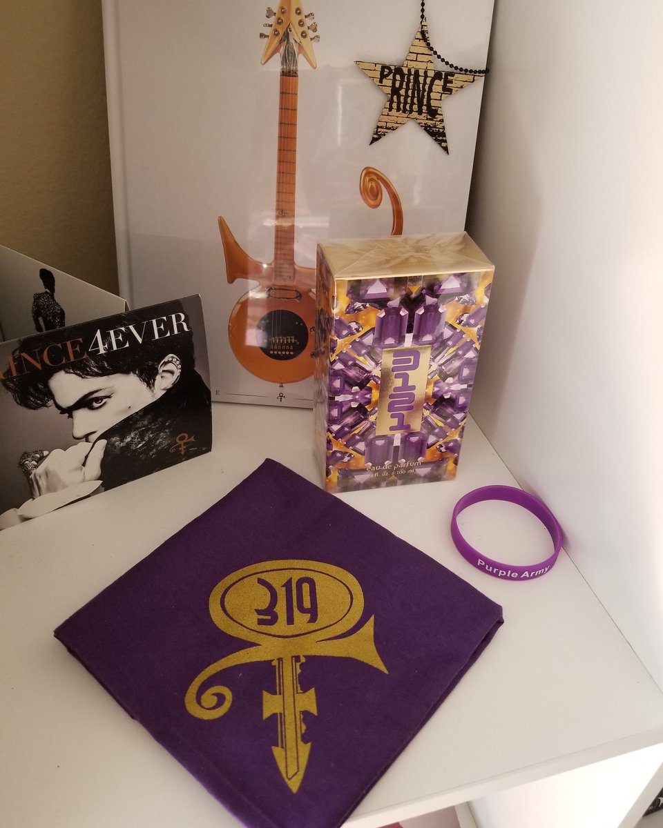 Kgrc863's tweet photo. Happy 319 💜 purple peeps
#PrinceReference all the time https://t.co/jXaZsXZzLP