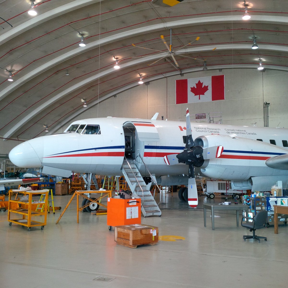 B_Vigneault's tweet image. #ECCCSci and #NRCSci installing the instrumentation on the Convair 580 research aircraft for the upcoming air quality measurement campaign in the oil sands region: one of the most instrumented research aircraft in the world for atmospheric research!