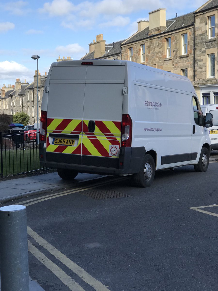 susan4leithwalk's tweet image. .@leithsworstpark @Edinburgh_CC Double yellow lines ✅ Parking on Pavement ✅  Blocking an exit ✅ Smoking ✅ #settinganexample