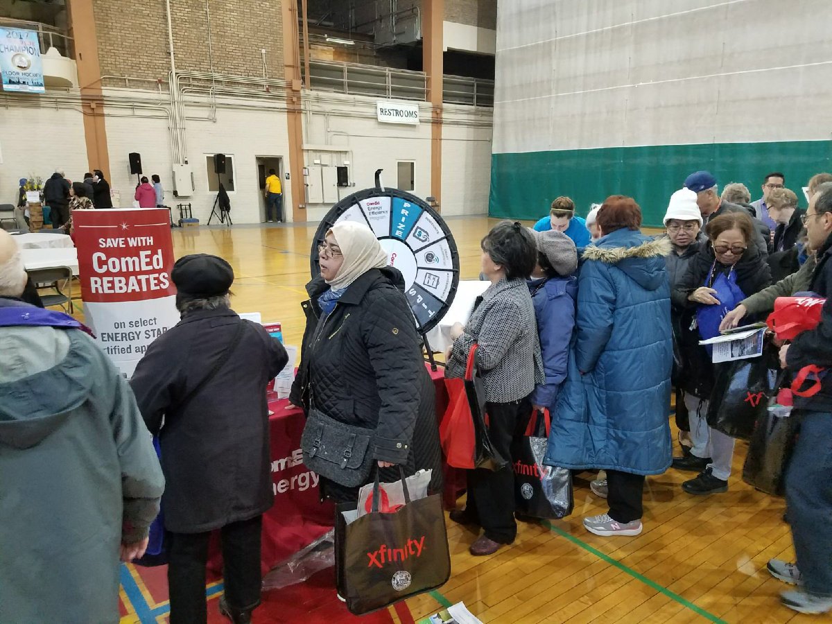 Lgramire01's tweet image. Supporting Alderman Osterman (48th Ward) Senior Resource Fair! 
#ComEdInTheCommunity #Comed 
 @ComEd @AngelPerez1222 @JamilMuhammad1