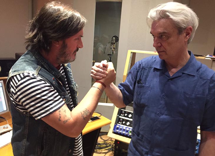 Antes de su show en el Gran Rex, David Byrne grabó junto a <a href="/NicoLandaOK/">Nico Landa</a>. "Le mandé una traducción de la letra, y él me propuso ayudarme y escribirla juntos", contó el líder de <a href="/LosAnimalitosOK/">Los Animalitos</a>.  silencio.com.ar/entrevistas/aq…