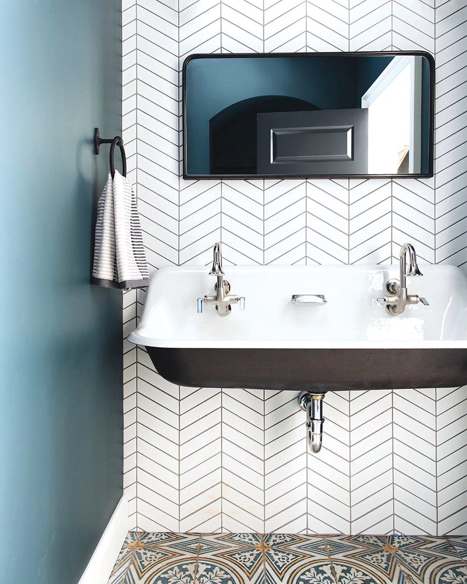 Adding an oversized #doublesink like this one can be the perfect addition to an ensuite #bathroom (if size permits), allowing a couple to share sink space at the same time. Just make sure you add in a wide enough mirror! Pic: Stoffer Photography Interiors #interiordesign